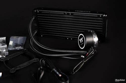Thermaltake Floe Riing 240 (8)